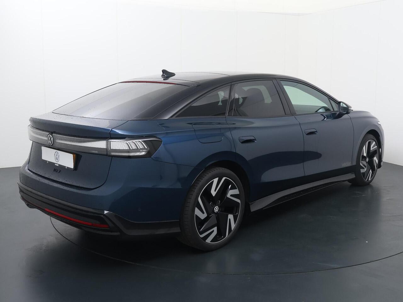 Volkswagen ID ID.7 Pro Limited Edition 77 kWh accu 210 kW / 286 PK | Panoramadak | Adaptief onderstel | Harman Kardon soundsystem | Stoelventilatie & -verwarming |