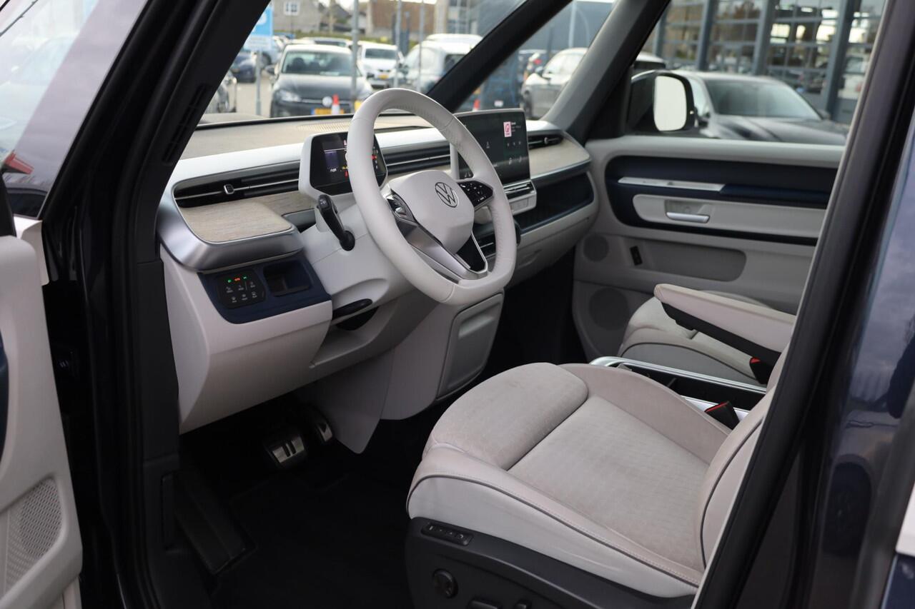 Volkswagen ID. Buzz Pro 8 Intro 77kWh 204PK / 150kW, Achteruitrijcamera (rear view), elektrisch uitklapbare trekhaak, DAB+, Lane Assist, adaptieve cruise control (acc), grootlichtassistent, 21'' LMV, draadloos telefoon opladen, geluidsimulator, verwarmbare vooruit, Apple Car