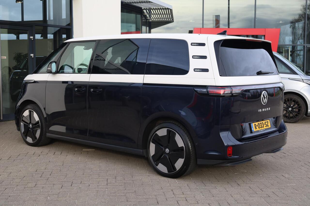 Volkswagen ID. Buzz Pro 8 Intro 77kWh 204PK / 150kW, Achteruitrijcamera (rear view), elektrisch uitklapbare trekhaak, DAB+, Lane Assist, adaptieve cruise control (acc), grootlichtassistent, 21'' LMV, draadloos telefoon opladen, geluidsimulator, verwarmbare vooruit, Apple Car