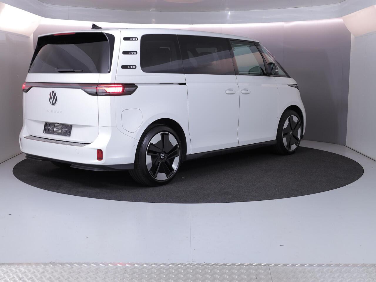 Volkswagen ID. Buzz Pro 77kWh 204PK | "Art Velours" bekleding | Elektrische trekhaak | Elektrische schuifdeuren | Matrix koplampen | Keyless entry | 360 graden camera |