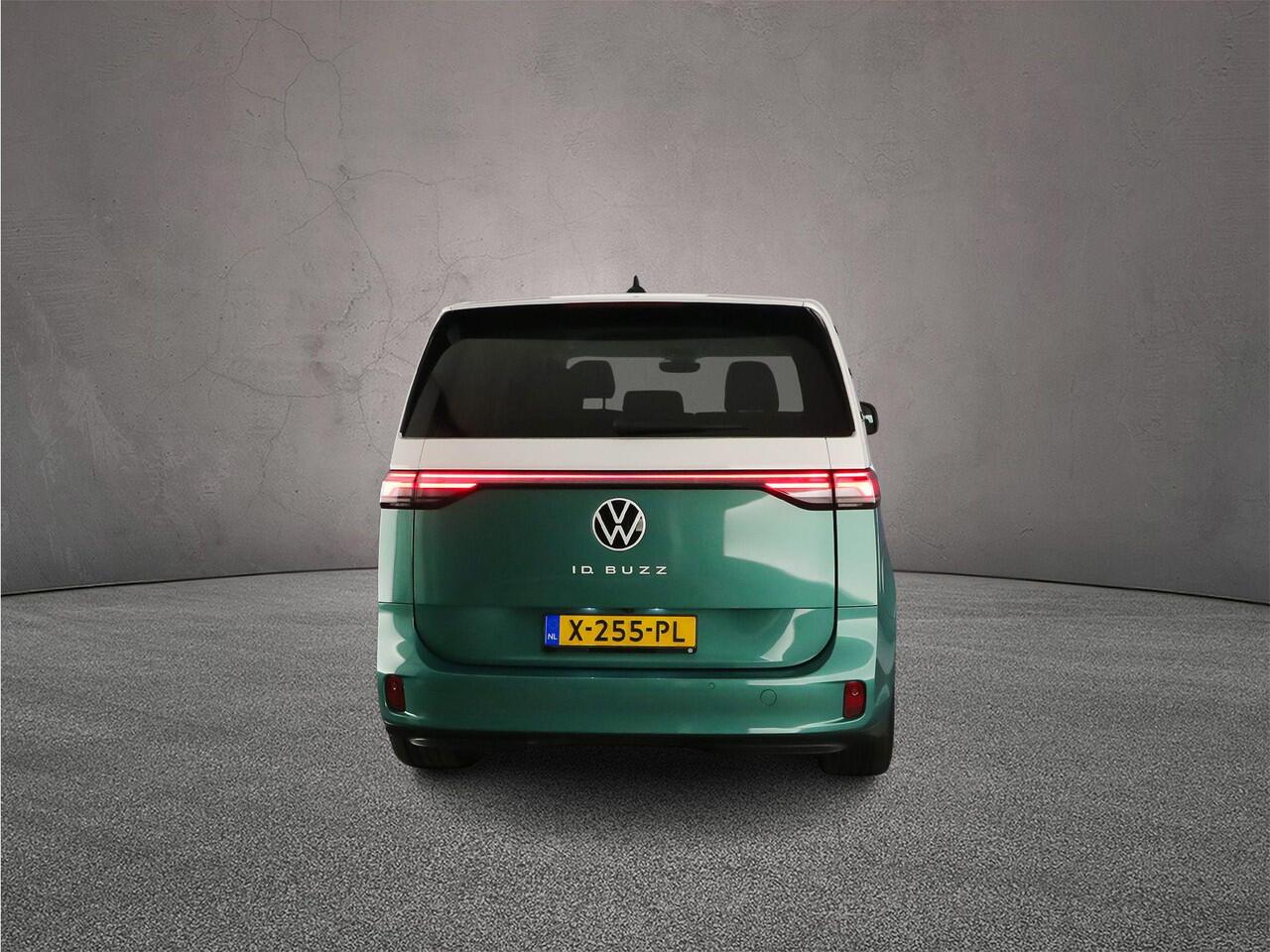 Volkswagen ID. Buzz Pro Advantage 204pk 77 kWh | Elektr. Schuifdeuren / achterklep | 20"Velgen | Stoelverwarming | Matrix LED | Keyless | Camera