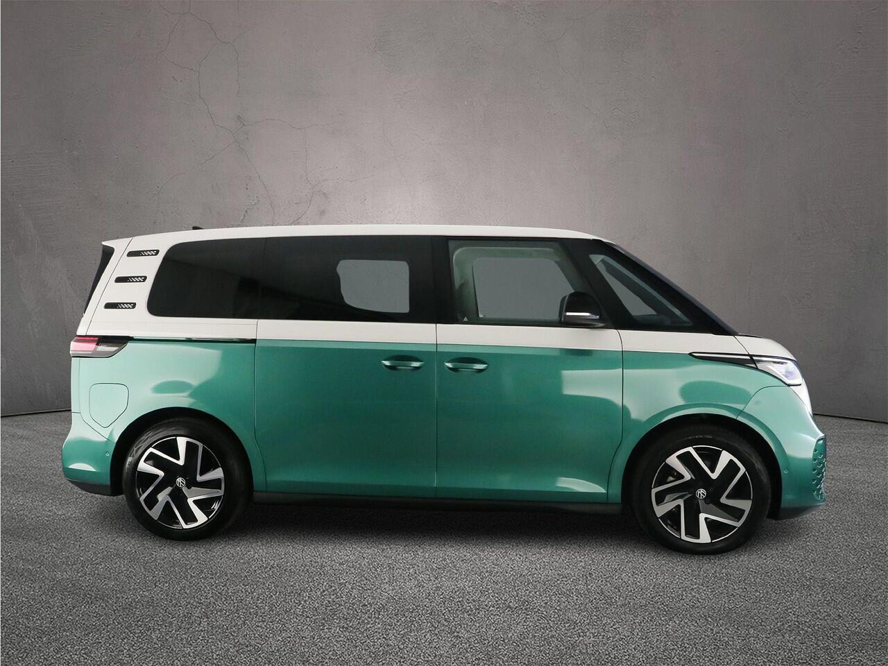 Volkswagen ID. Buzz Pro Advantage 204pk 77 kWh | Elektr. Schuifdeuren / achterklep | 20"Velgen | Stoelverwarming | Matrix LED | Keyless | Camera