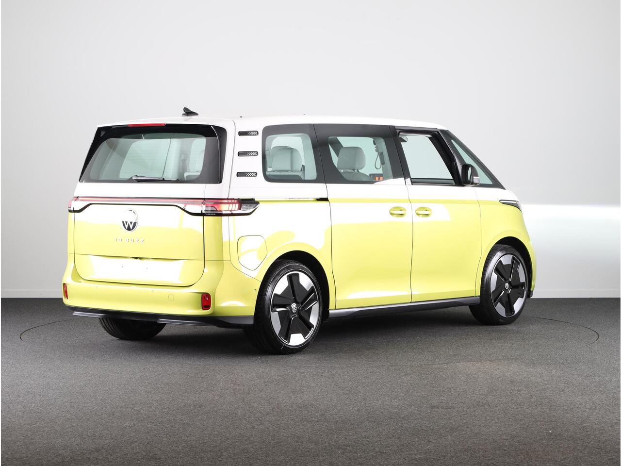 Volkswagen ID. Buzz 1st Max 77kWh 204PK EV | Elektrische schuifdeuren | Trekhaak | Matrix LED koplampen | Memory stoelen |