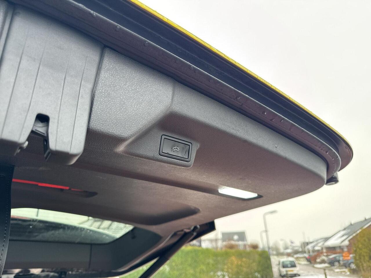 Volkswagen ID. Buzz Pro 77kWh | Trekhaak | A. Camera | ACC | Side Assist | L1 | SOH 98% |