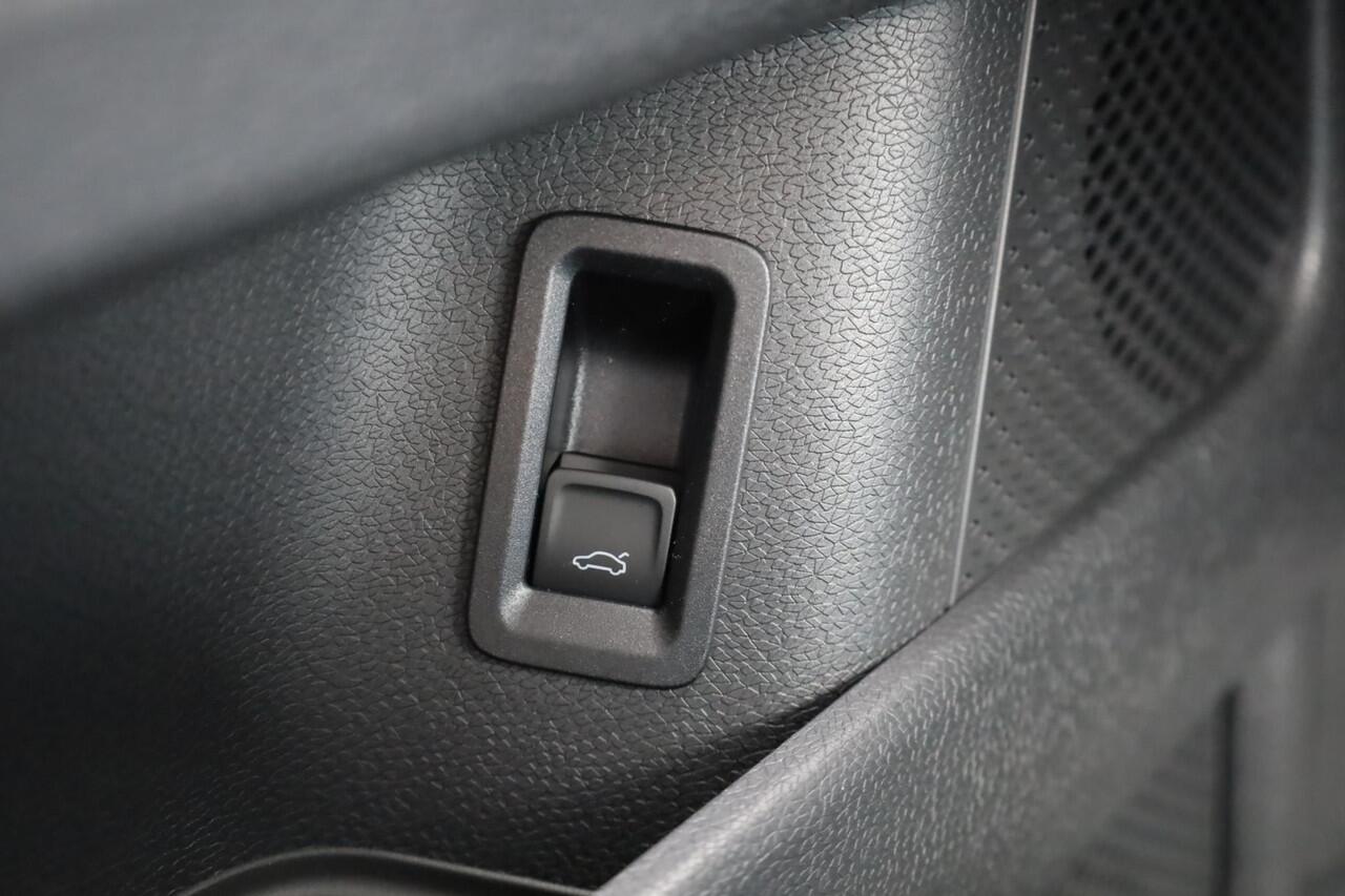 Volkswagen ID. Buzz Pro Bulli 86 kWh LWB 7p. 286PK / 210kW 7 persoons, warmtepomp, LED Matrix IQ.Light, rondomzichtcamera, Keyless Entry & Go, Apple Carplay & Android Auto, dynamische grootlichtassistent, adaptive cruise control met Stop&Go (ACC), verwarmbare voorruit, parke