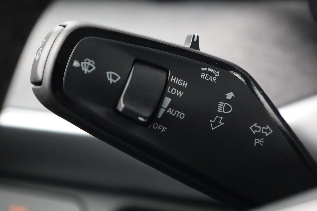 Volkswagen ID. Buzz Pro Bulli 86 kWh LWB 7p. 286PK / 210kW 7 persoons, warmtepomp, LED Matrix IQ.Light, rondomzichtcamera, Keyless Entry & Go, Apple Carplay & Android Auto, dynamische grootlichtassistent, adaptive cruise control met Stop&Go (ACC), verwarmbare voorruit, parke