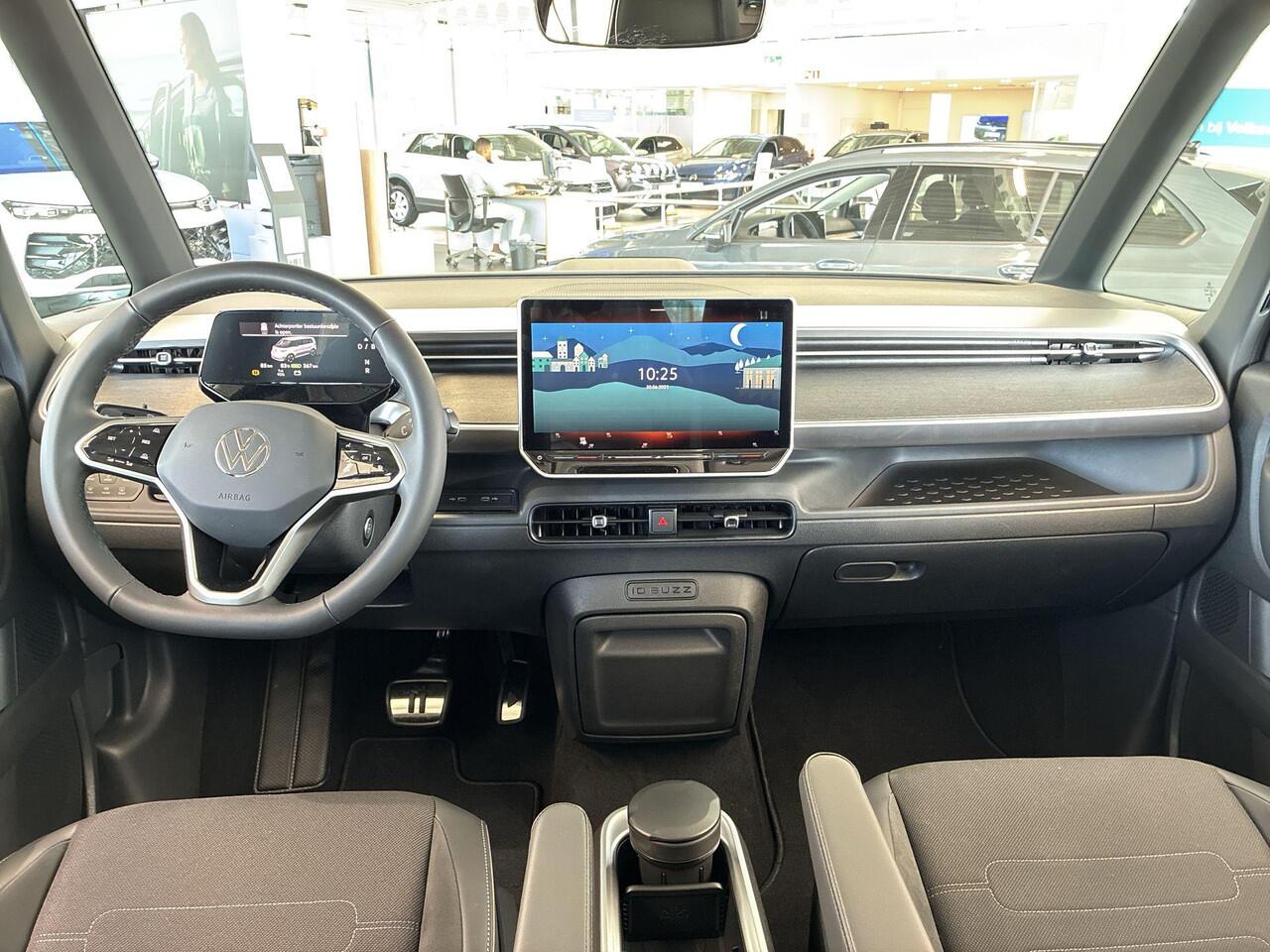 Volkswagen ID. Buzz Pro 86 kWh Lang Lang / 7 Persoons / Open en Close / Trekhaak / Multimedia Pakket / Comfort Pakket / Assistance Pakket