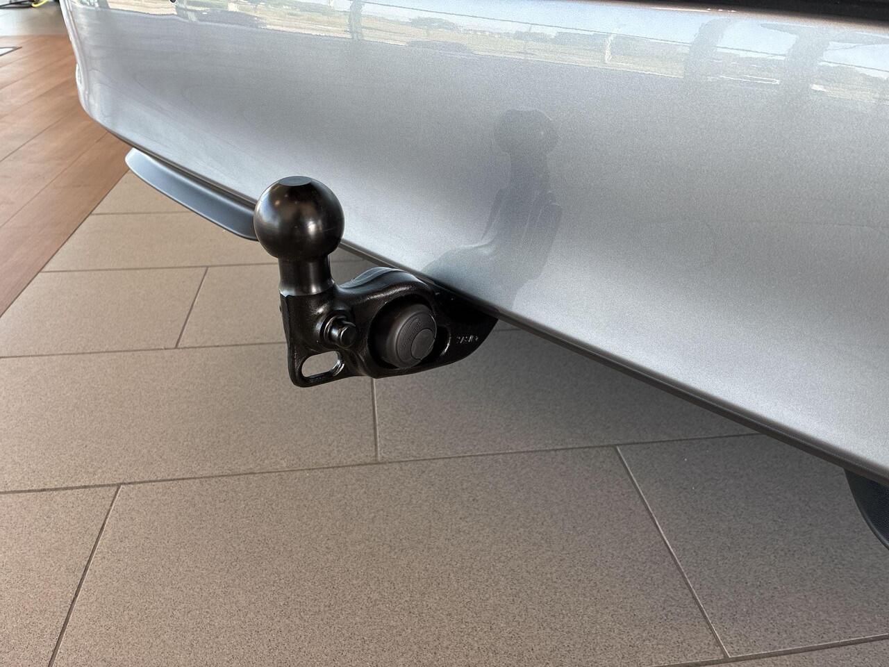 Volkswagen ID. Buzz Pro 86 kWh Lang Lang / 7 Persoons / Open en Close / Trekhaak / Multimedia Pakket / Comfort Pakket / Assistance Pakket