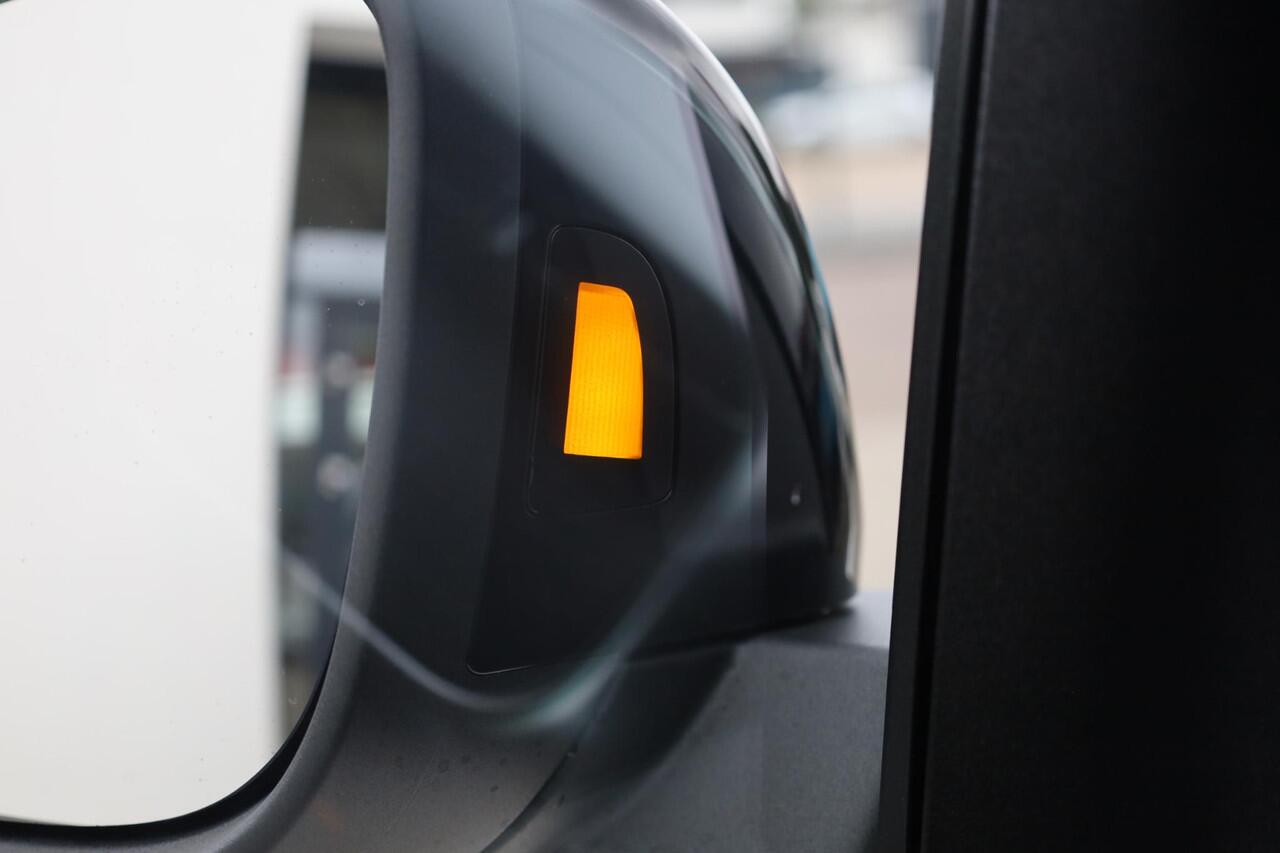 Volkswagen ID. Buzz Pro Bulli 86 kWh LWB 7p. 268PK / 210kW LED Matrix IQ.Light, rondomzicht camera, voorstoelen verwarmbaar met massagefunctie, Apple Carplay & Android Auto, achteruitrijcamera, elektrische schuifdeur links + rechts, Keyless Entry, dynamische grootlichtassist