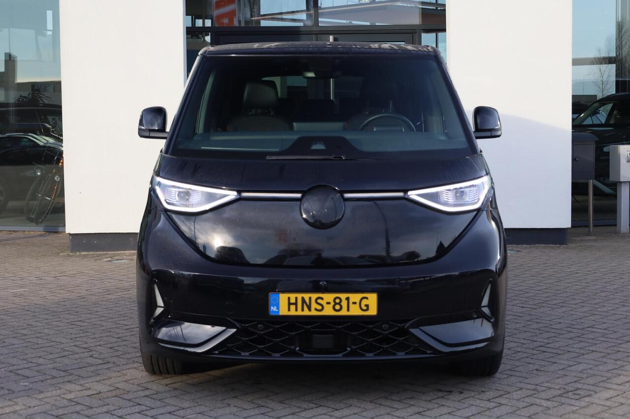 Volkswagen ID. Buzz GTX 86 kWh LWB 7p. PL ¤1294 p/m* 340PK / 250kW 4-motion, LED Matrix (IQ.Lights), warmtepomp, design pakket plus (panoramadak), assistance pakket plus (alarm, keyless start & entry, dodehoekdetectie (side assist), cruise control adaptief (acc) met Stop&Go 