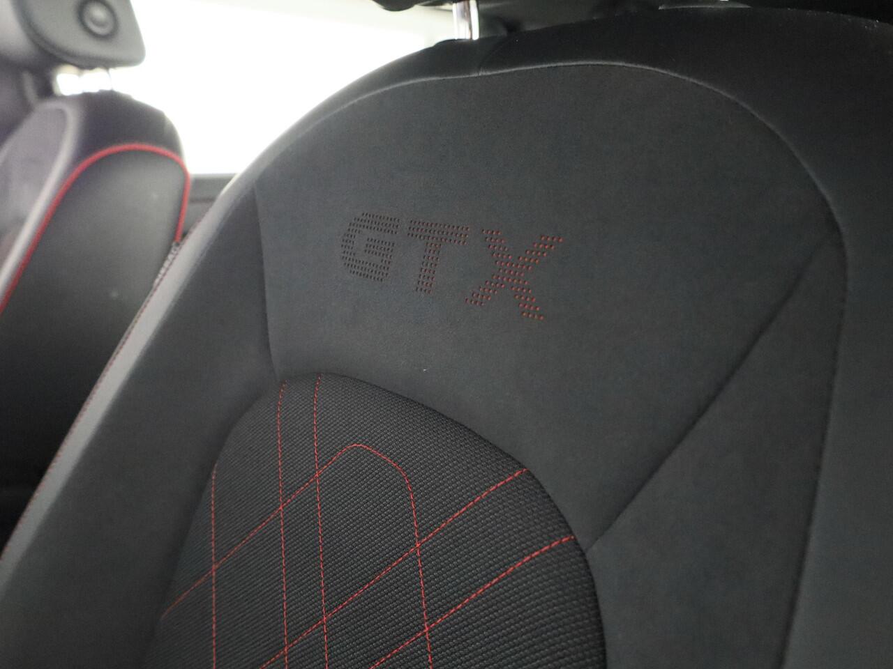 Volkswagen ID. Buzz GTX 86 kWh LWB 7p. 340 pk | SoH 100% | Verlengde garantie | Navigatie | Trekhaak (wegklapbaar) | Parkeersensoren (Park assist) | Achteruitrijcamera | Stoelverwarming v/a |