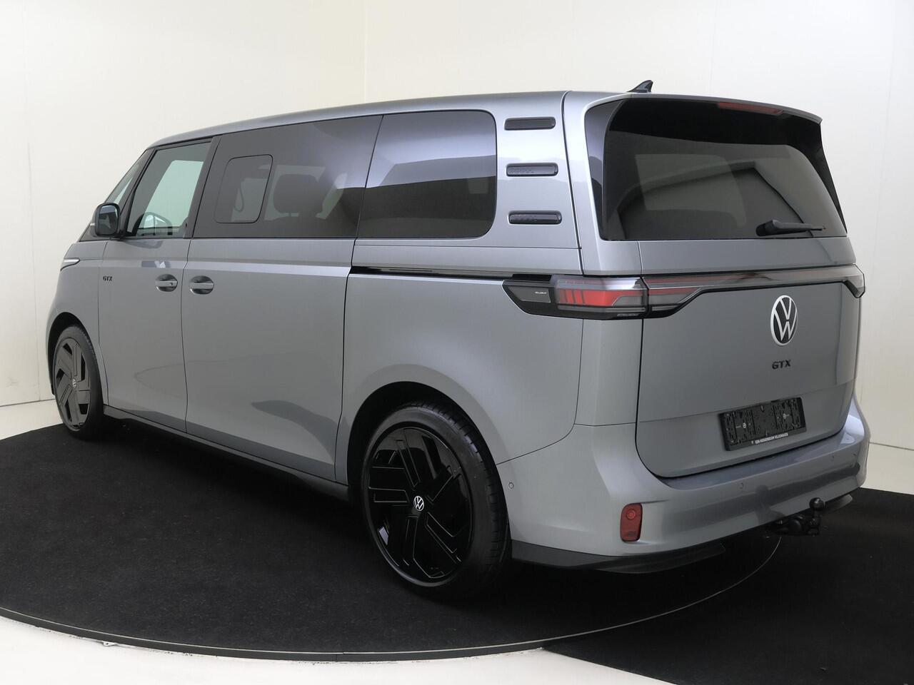 Volkswagen ID. Buzz GTX 250 kW (340 pk) 4M Elektromotor 7pers | 7 zits pakket | Bekleding, 'ArtVelours' GTX Premium | Velgen 'Caracas', 21 inch lichtmetaal | Open & Close Pakket Plus |