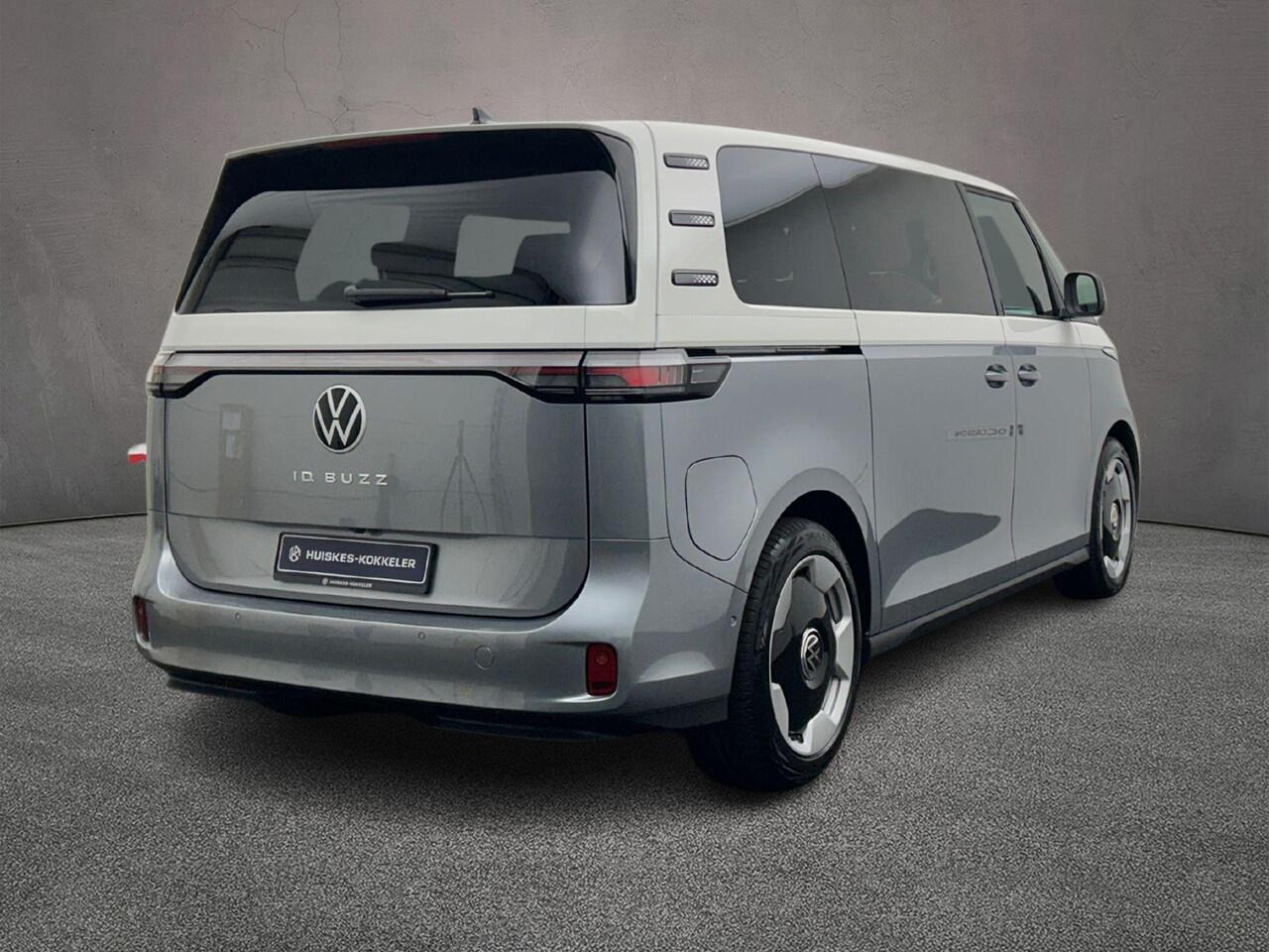 Volkswagen ID. Buzz Pro Bulli Limited 286pk 86 kWh LWB | 7-zits | Trekhaak | AssistancePlus pakket | ComfortPlus pakket | Design pakket | Open & Close pakket