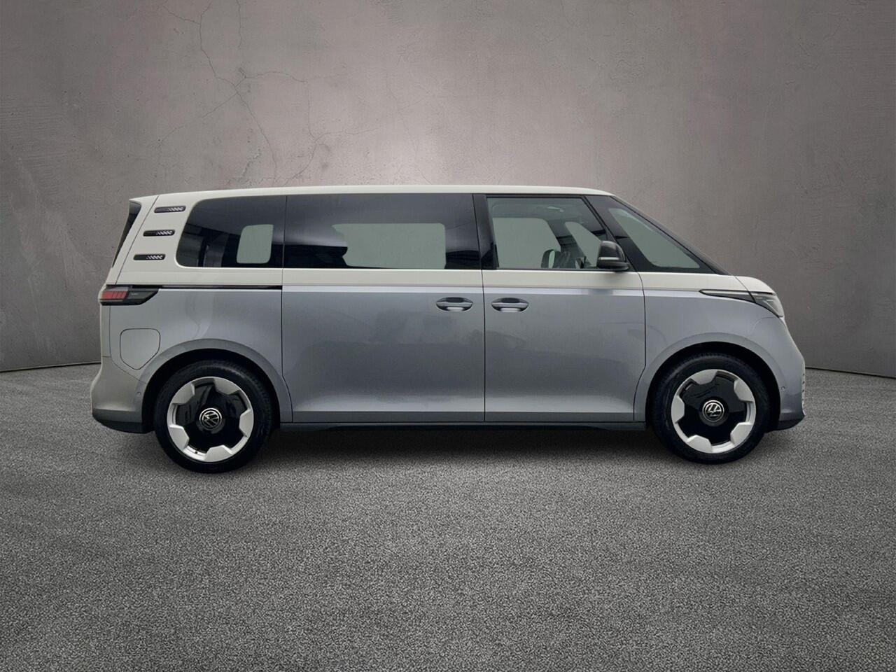 Volkswagen ID. Buzz Pro Bulli Limited 286pk 86 kWh LWB | 7-zits | Trekhaak | AssistancePlus pakket | ComfortPlus pakket | Design pakket | Open & Close pakket