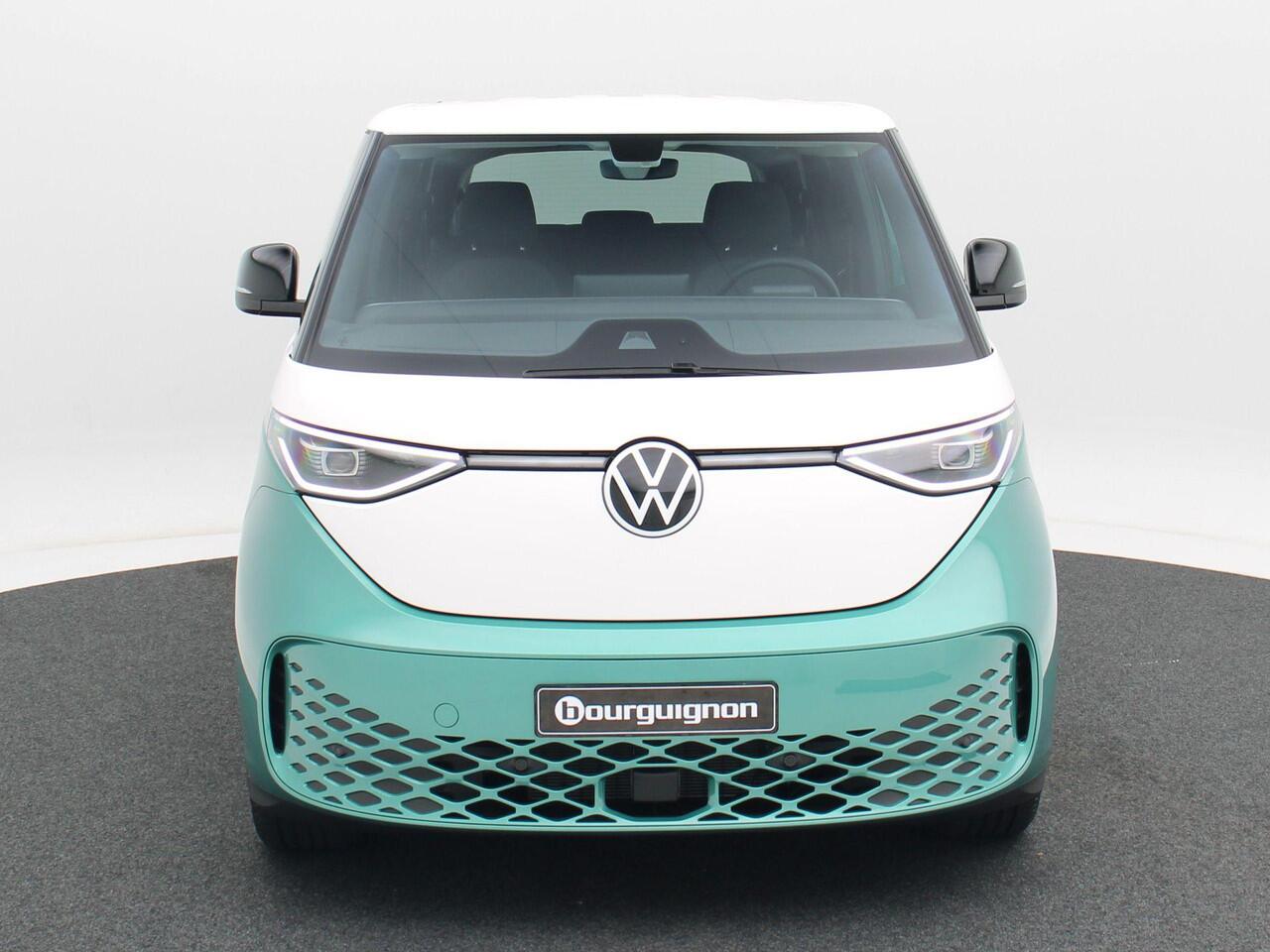 Volkswagen ID. Buzz Bedrijfswagens Pro Bulli L2 7-zits 210 kW (286 pk) 3239 mm | Trekhaak | 20"Stockton LM | Led matrix koplampen | Electrisch bedienbare achterklep |