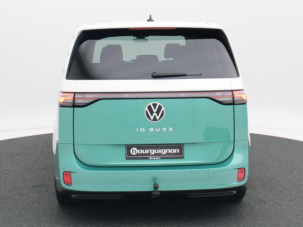 Volkswagen ID. Buzz Bedrijfswagens Pro Bulli L2 7-zits 210 kW (286 pk) 3239 mm | Trekhaak | 20"Stockton LM | Led matrix koplampen | Electrisch bedienbare achterklep |