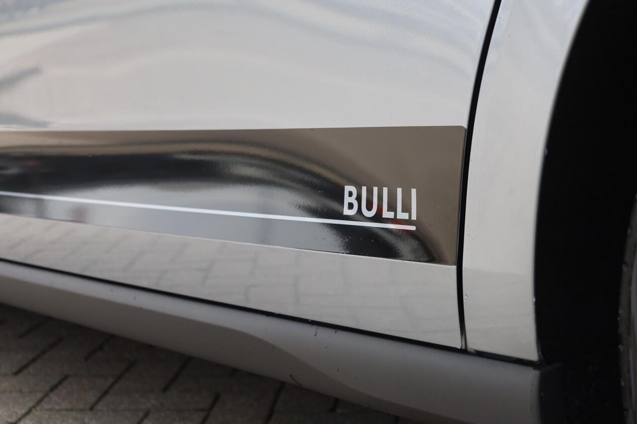 Volkswagen ID. Buzz Pro Bulli Limited Edition 86 kWh LWB 7p. 286PK / 210kW, LED Matrix (IQ.Lights), 360° rondomzichcamera (area view), head-up display, 3-zone Climatronic, Soundsysteem "Harman Kardon", Apple Carplay & Android Auto, verwarmbare voorstoelen, verwarmbaar stuurw