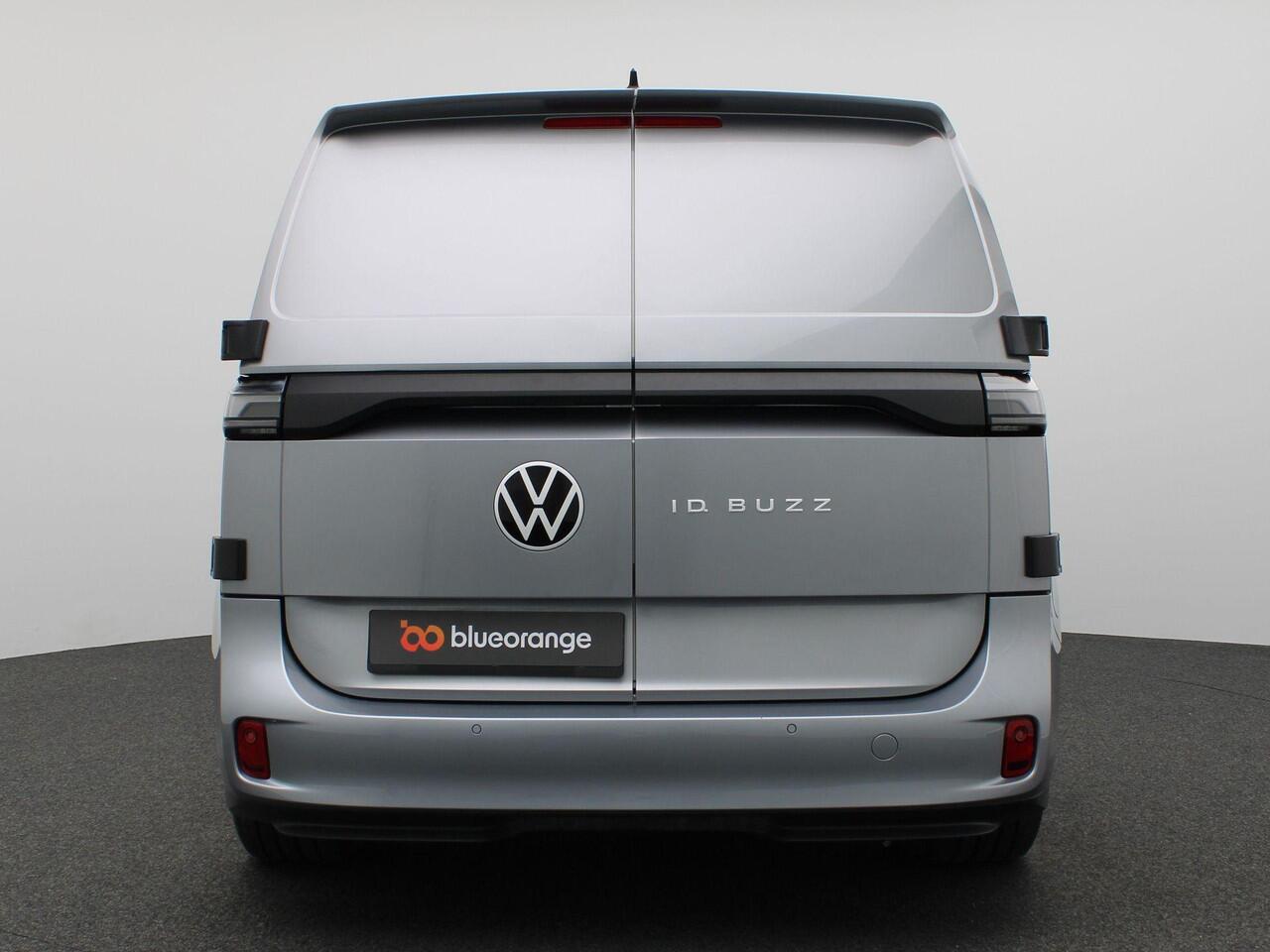 Volkswagen ID. Buzz Cargo Economy Business 77 kWh 204PK Aut. SOH 97%, Thermo King Vriesinstallatie, Travel Assist, PDC voor + achter, Voorruitverwarming, Best.stoel verwarmd, Achterdeuren, Navi via apple carplay/android auto