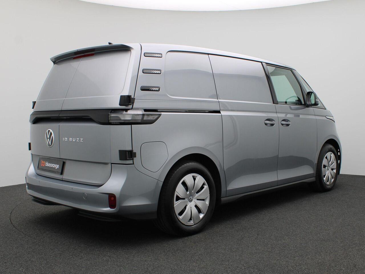 Volkswagen ID. Buzz Cargo Economy Business 77 kWh 204PK Aut. SOH 97%, Thermo King Vriesinstallatie, Travel Assist, PDC voor + achter, Voorruitverwarming, Best.stoel verwarmd, Achterdeuren, Navi via apple carplay/android auto