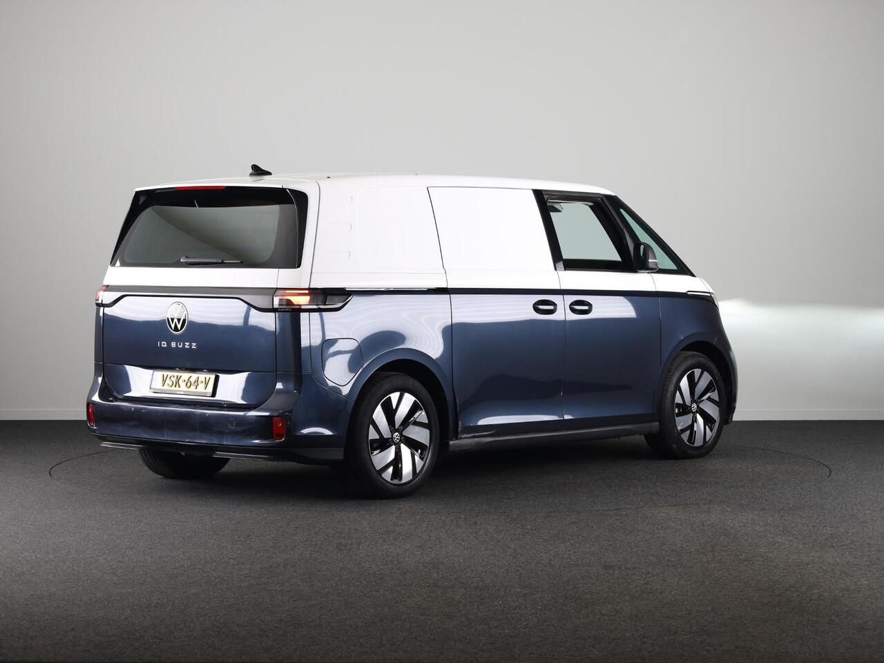 Volkswagen ID. Buzz Cargo 77 kWh 204PK | SoH 93% | Navigatie | Parkeercamera | Verwarmde voorruit | 19 inch LM wielen |