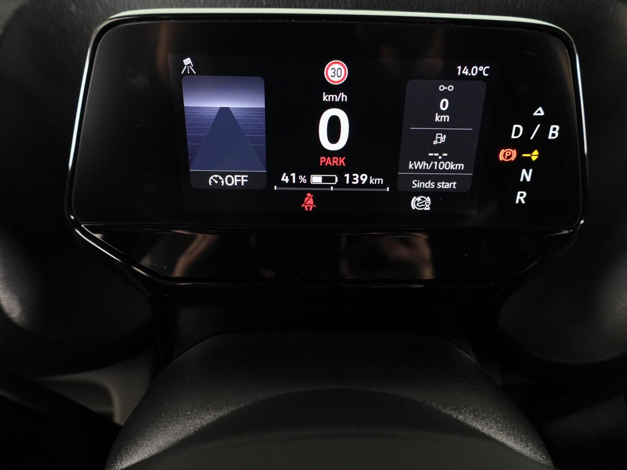 Volkswagen ID. Buzz Cargo 77 kWh 204 pk | Navigatie via App | Trekhaak (wegklapbaar) | Partkeersensoren | Achteruitrijcamera | Stoelverwarming |