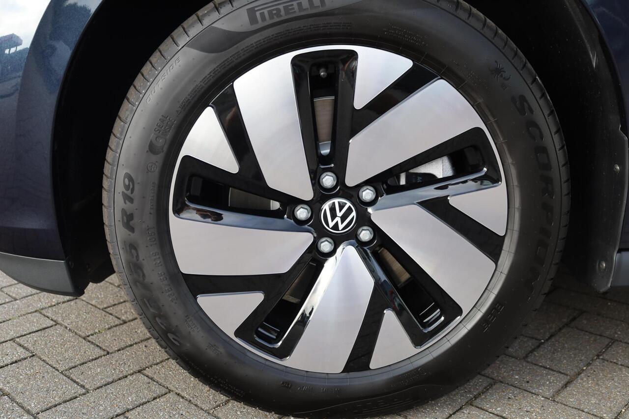 Volkswagen ID. Buzz Cargo Anniversary Edition 79 kWh 286PK / 210kW LED Matrix IQ.Light, achteruitrijcamera, verwarmbare voostoelen, Apple Carplay & Android Auto, trekhaak elektr. uitklapbaar, dynamische grootlichtassistent, schuifdeur rechts, adaptive cruise control met Stop & Go,