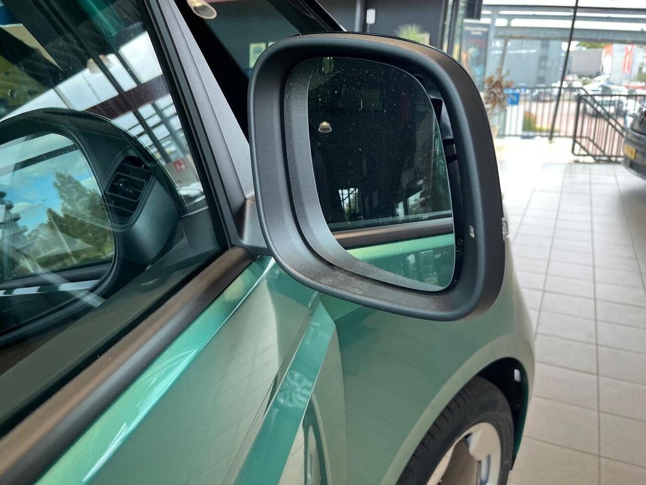 Volkswagen ID. Buzz Cargo Bedrijfswagens Anniversary Edition Elektromotor 4M 250kW (340 pk) | 4 Motion | Elektrische schuifdeur rechts | Open en close plus pakket | DAB+ | Achteruitrijcamera | Achterlichten LED | Bijrijdersstoel in plaats van bijrijdersbank inclusief ISOFIX |