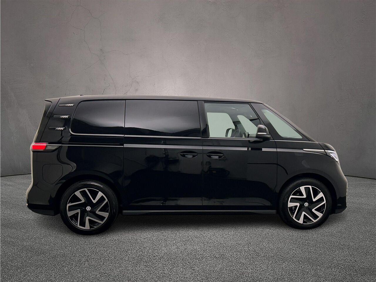 Volkswagen ID. Buzz Cargo Bulli Edition 340pk 79 kWh 4MOTION > netto prijs excl. BTW en kosten rijklaarmaken < | Trekhaak | ACC | Apple Carplay / Android Auto |