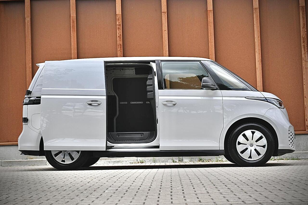 Volkswagen ID. Buzz Cargo 79 kWh 286 PK | Deuren | Cam | LED | Cruise | CarPlay | ¤ 475 P.M.