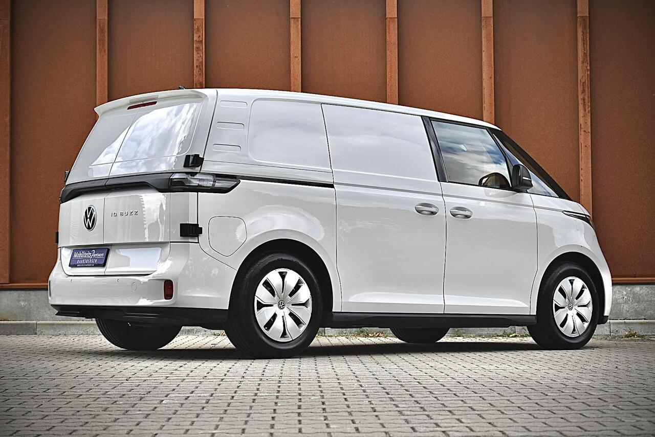 Volkswagen ID. Buzz Cargo 79 kWh 286 PK | Deuren | Cam | LED | Cruise | CarPlay | ¤ 475 P.M.