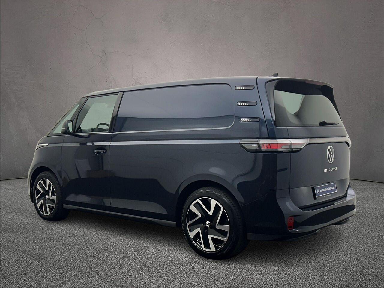 Volkswagen ID. Buzz Cargo Anniversary Edition 286pk 79 kWh > netto prijs excl. BTW en kosten rijklaarmaken < | Climatronic | Trekhaak | ACC |