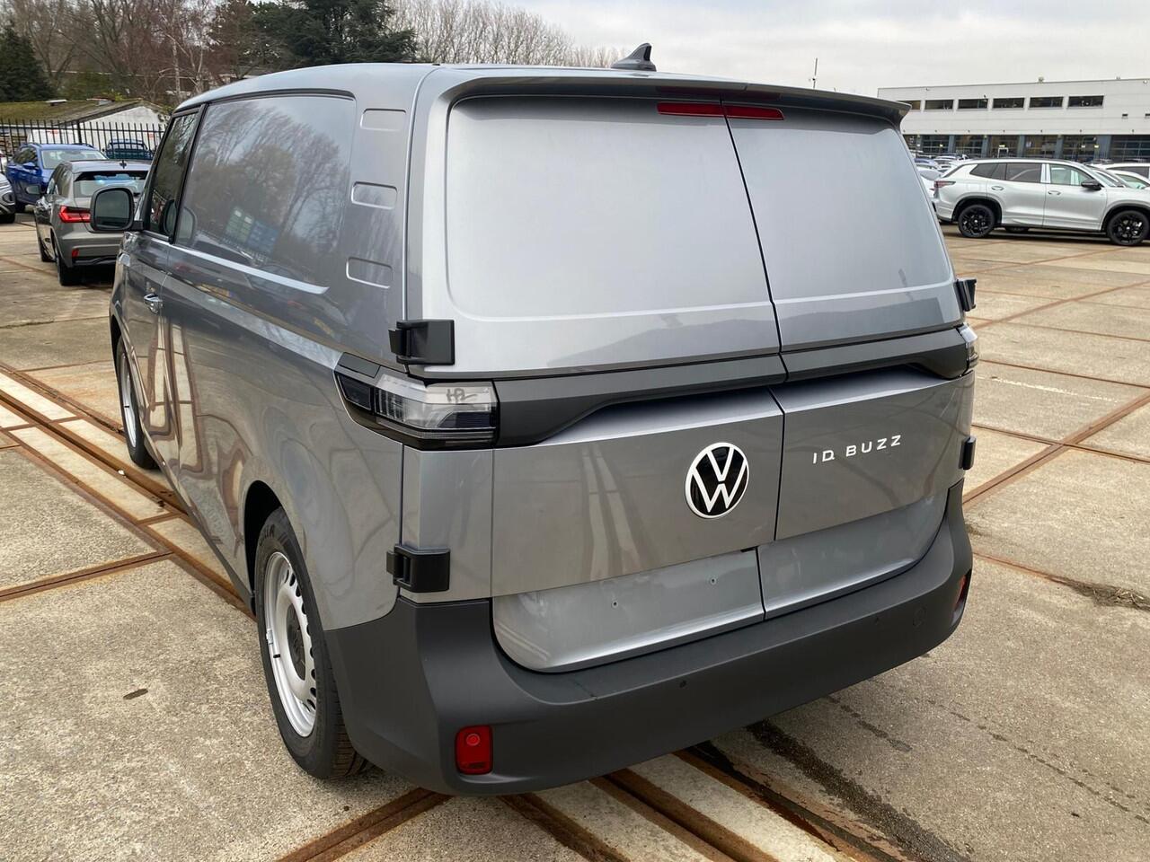 Volkswagen ID. Buzz Cargo Bedrijfswagens Economy Business 125 kW (170 pk) Elektromotor | Voorstoelen verwarmbaar | Bekleding, stof robuust | 360 graden camera | Trekhaak | Assistance pakket plus |