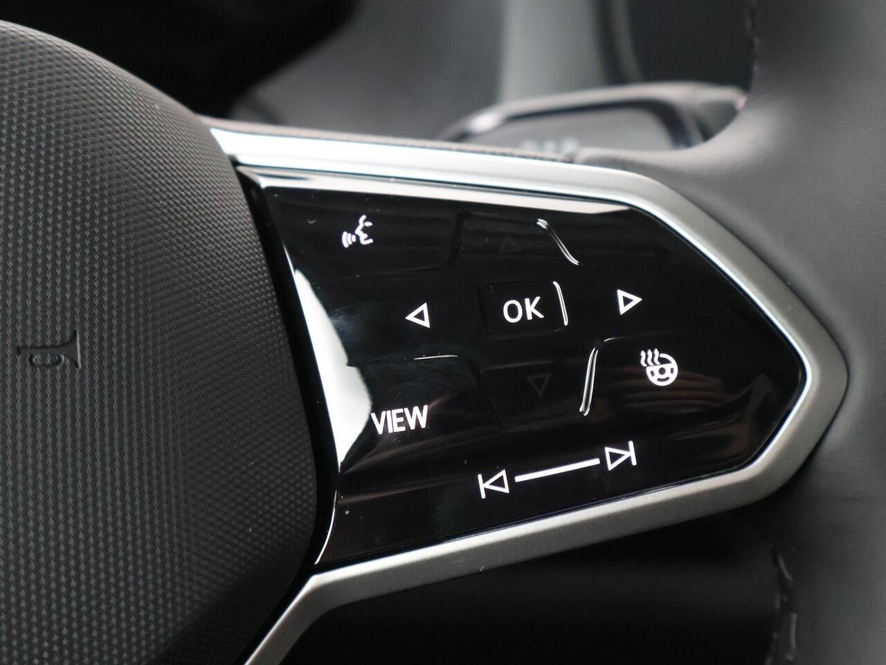 Volkswagen ID. Buzz Cargo Bedrijfswagens Bulli Edition Elektromotor 210 kW (286 pk) 2988 mm DEMO | IQ LED | Elektrische Schuifdeur + Achterklep | Navigatie Apple Carplay | PDC V+A + Camera | 2x Comfortstoelen + Armleuningen | Trekhaak Wegklapbaar