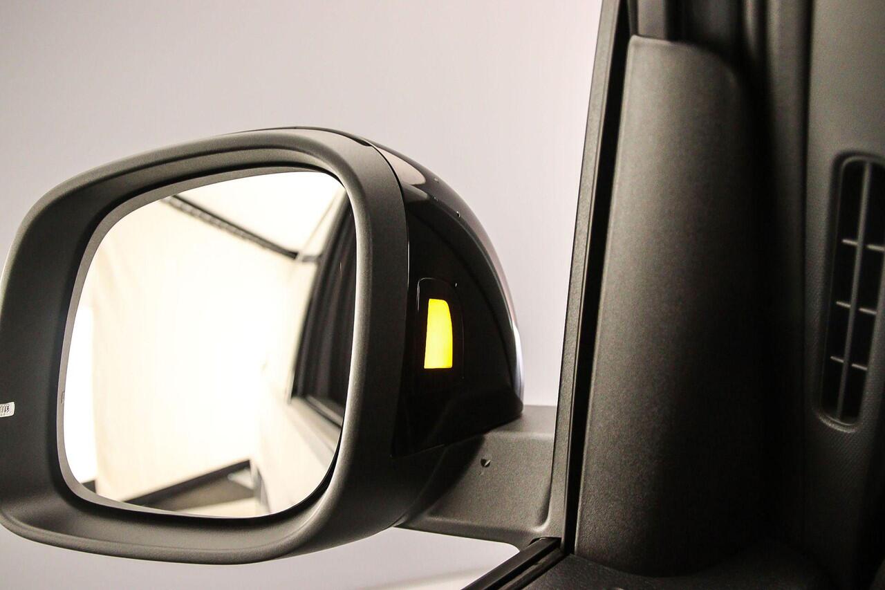 Volkswagen ID. Buzz Cargo Anniversary Edition 170pk 59 kWh > netto ACTIEprijs excl. BTW en kosten rijklaarmaken < | Trekhaak | Achterdeuren | Alarm |