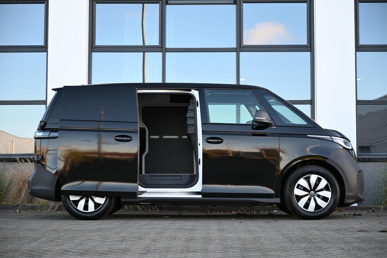 Volkswagen ID. Buzz Cargo 79 kWh 286 PK | Black Edition 79kWh 454km ¤479 P.M.