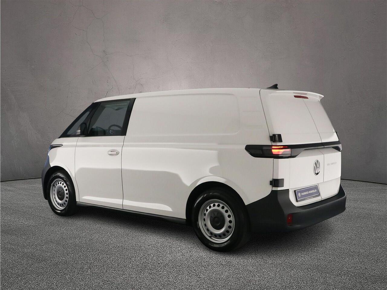 Volkswagen ID. Buzz Cargo Economy Business 79kWh 286pk > Netto-ACTIE-Prijs; bij koop of lease via HK / excl. kosten rijklaarmaken < | ACC | All-season banden | Achteruitrijcamera | Trekhaak