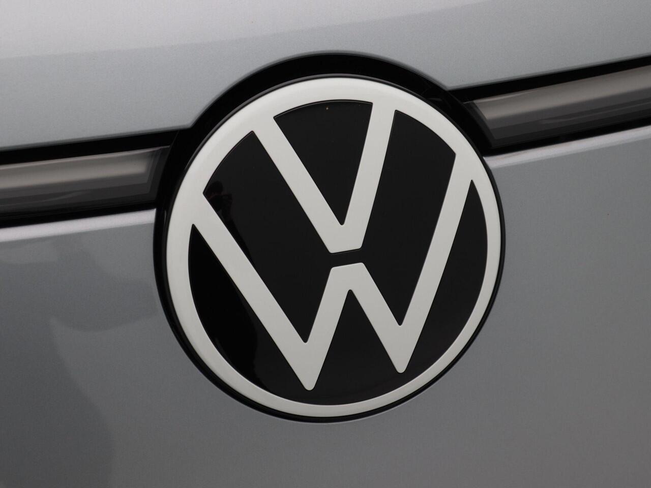 Volkswagen ID. Buzz Cargo Bedrijfswagens Anniversary Edition 286 pk 79 kWh | Trekhaak | Bijrijdersbank | Camera |