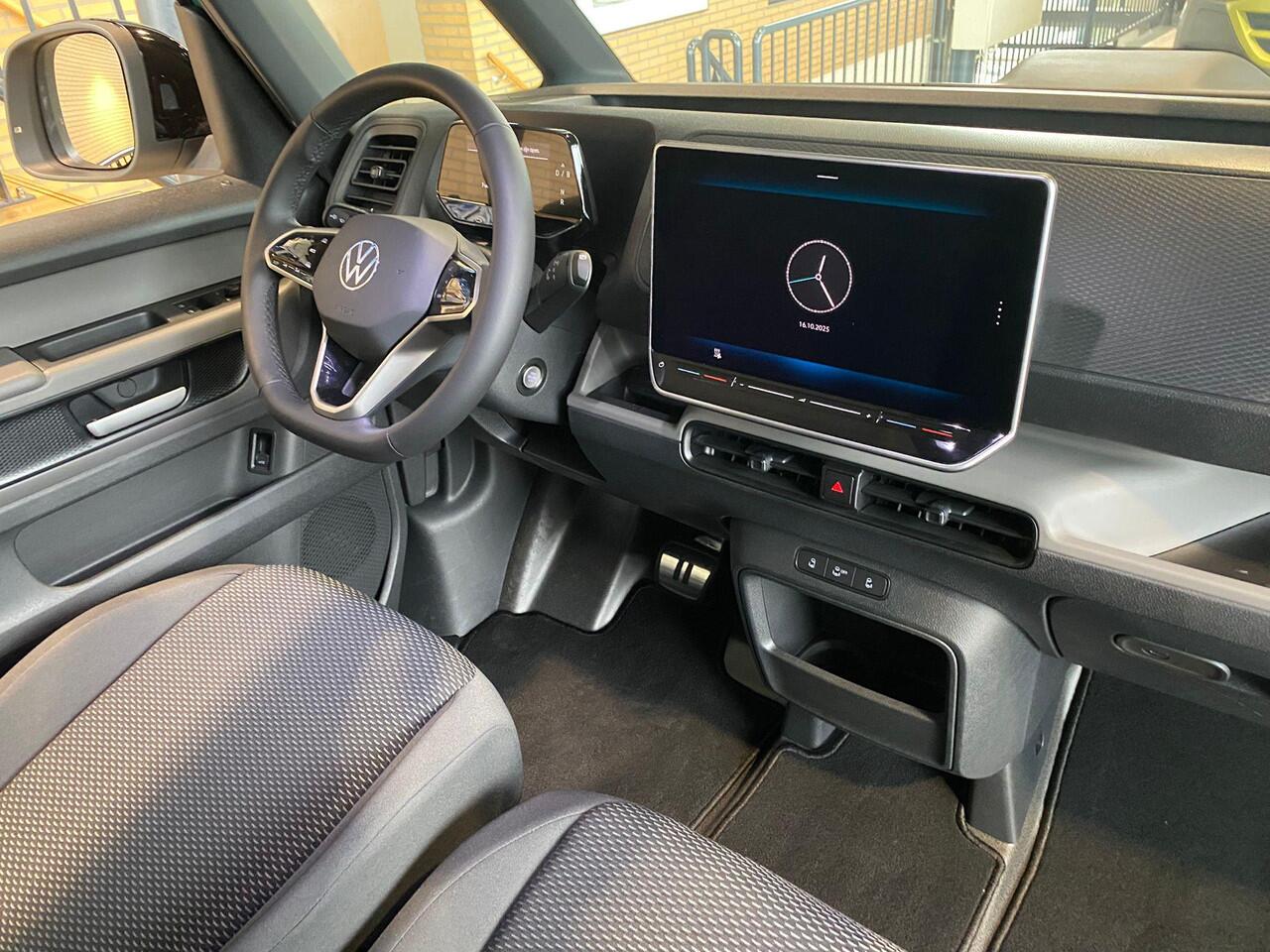 Volkswagen ID. Buzz Cargo Bedrijfswagens Anniversary Edition Elektromotor 4M 250kW (340 pk) | 4 Motion | Elektrische schuifdeur links en rechts | Open en close plus pakket | DAB+ | Achteruitrijcamera | Achterlichten LED |