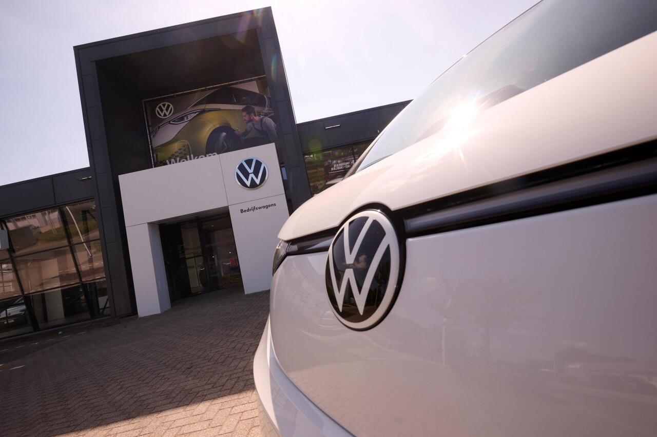 Volkswagen ID. Buzz Cargo Bulli Limited Edition 286pk 79 kWh | Camera | Achterdeuren | Trekhaak | > NETTO HK-Deal excl. BTW & kosten rijklaar <