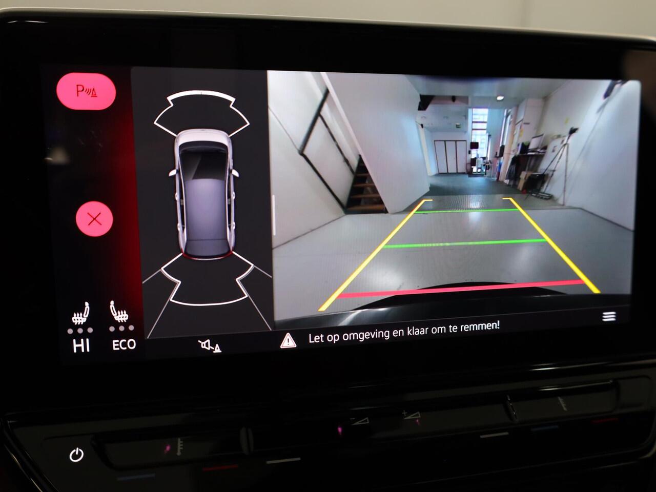 Volkswagen ID.3 First Max 58 kWh 204pk | Navigatie | Parkeersensoren | Keyless | Led Matrix | Camera | Electr.verstelbare voorstoelen