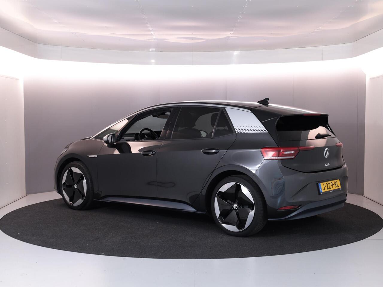 Volkswagen ID.3 First Max 58 kWh 204pk | Navigatie | Parkeersensoren | Keyless | Led Matrix | Camera | Electr.verstelbare voorstoelen