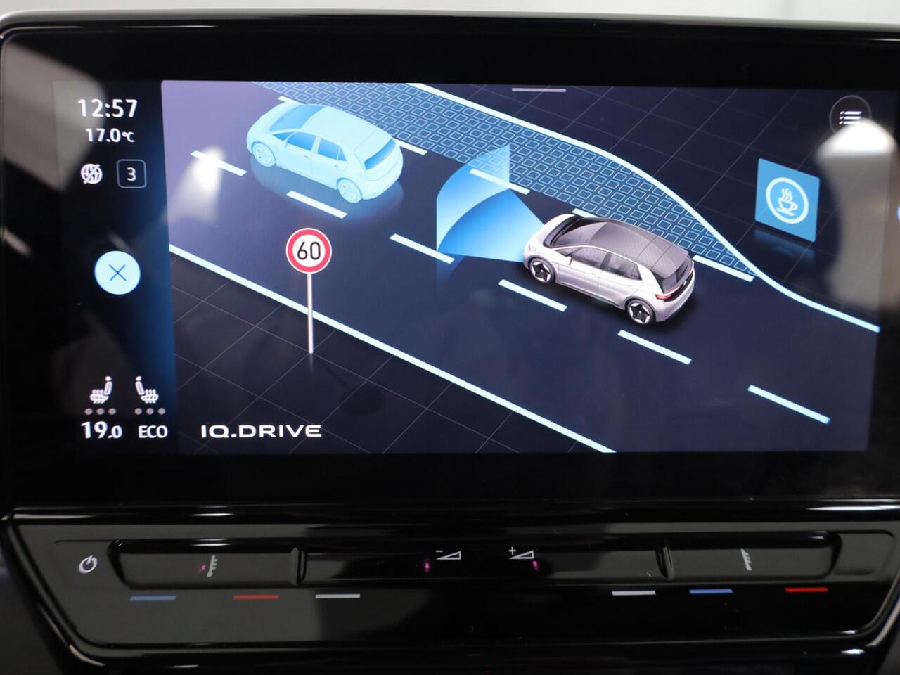 Volkswagen ID.3 First Plus 58 kWh 204pk|19'LM-velgen| Matrix LED| verwarmde voorstoelen