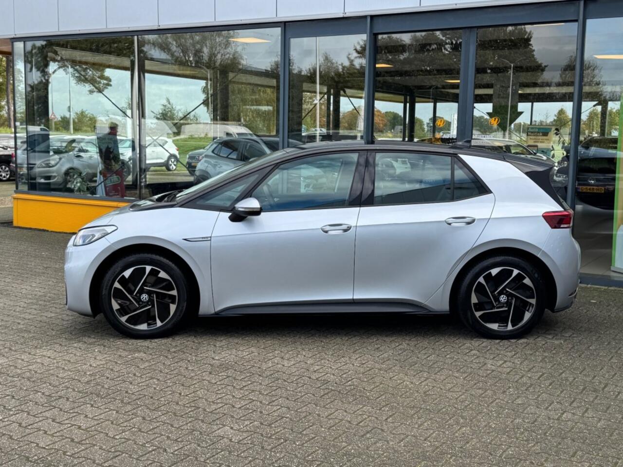 Volkswagen ID.3 LIFE 58 kWh - Navi - Apple/Android - camera - trekhaak