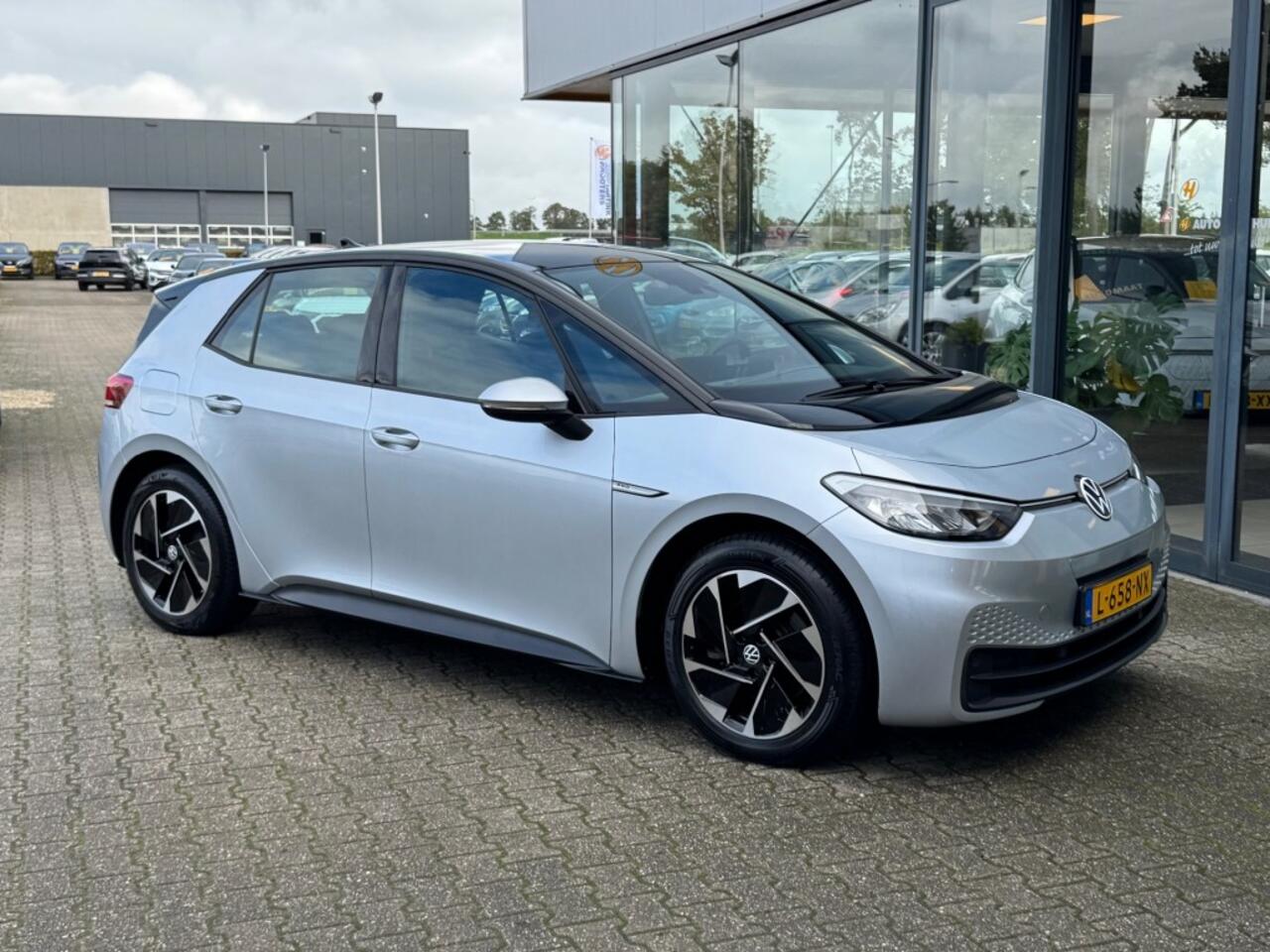 Volkswagen ID.3 LIFE 58 kWh - Navi - Apple/Android - camera - trekhaak