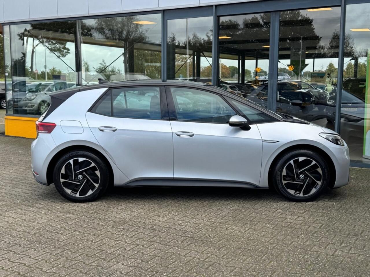 Volkswagen ID.3 LIFE 58 kWh - Navi - Apple/Android - camera - trekhaak