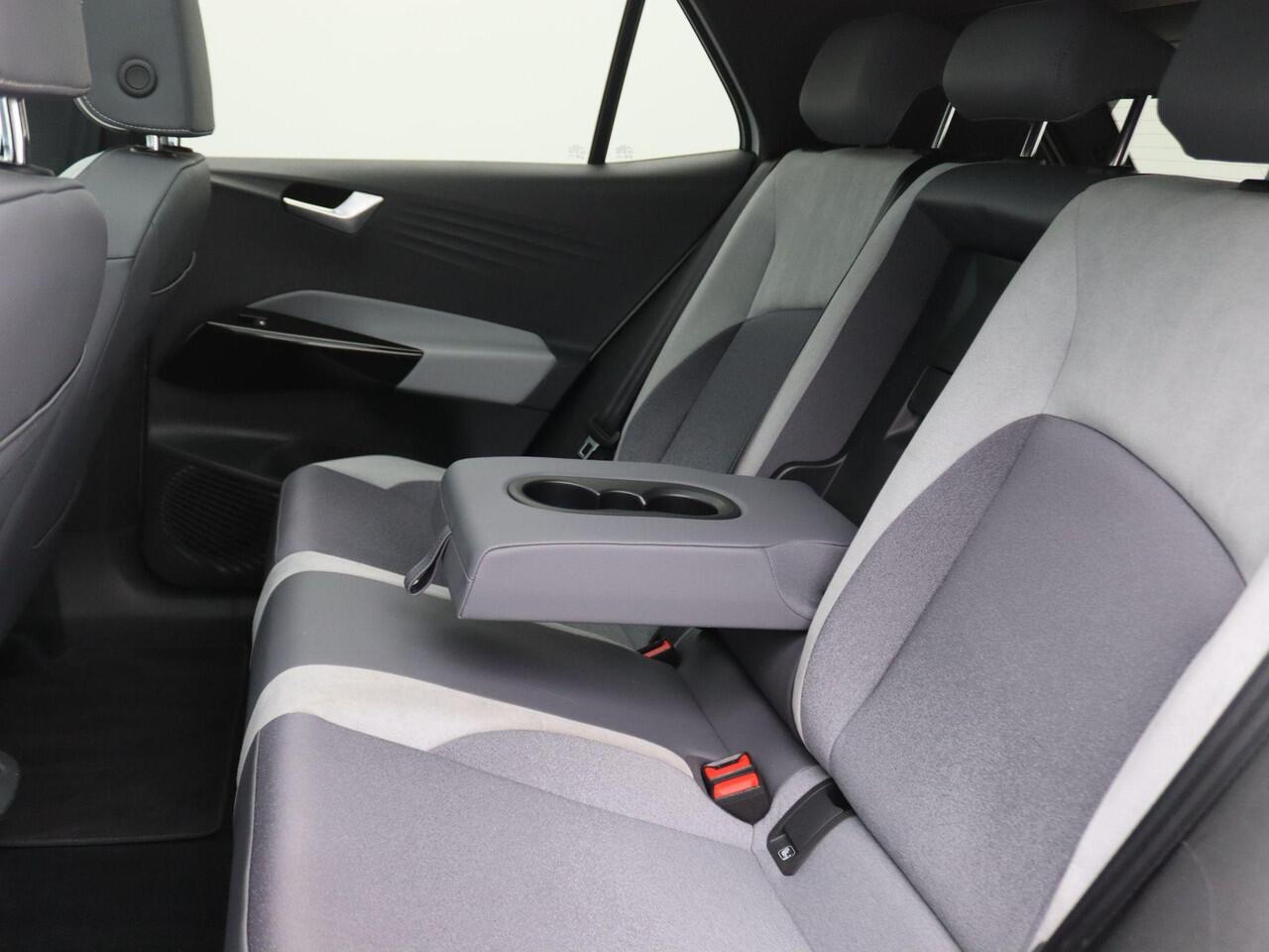 Volkswagen ID.3 First Max 58 kWh 204PK Aut. Panoramadak, 95% SOH, Adaptieve Cruise Controle, Keyless, Achteruitrijcamera, Side Assist, Head-Up Display, Ergo Comfort stoel, Stoel-Stuurverwarming, 20" LM Velgen