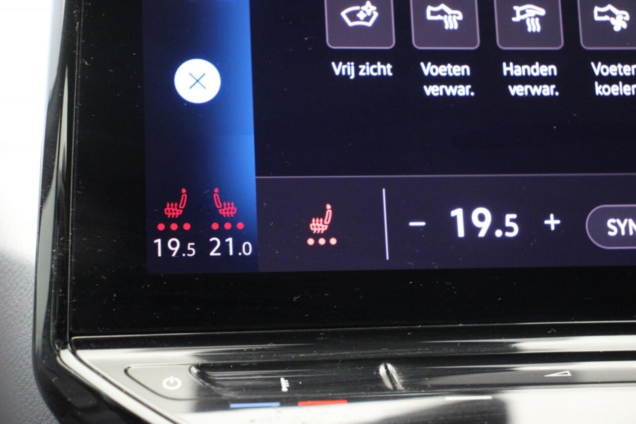 Volkswagen ID.3 First 58 kWh - Carplay, Navi, Stoelverw. Cruise