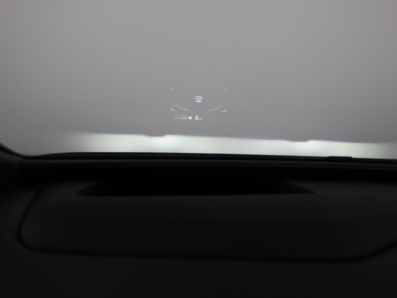 Volkswagen ID.3 First Max 58 kWh 204 PK | Navigatie | Camera | Parkeersensoren | Panoramisch dak | Bestuurderstoel met geheugen |