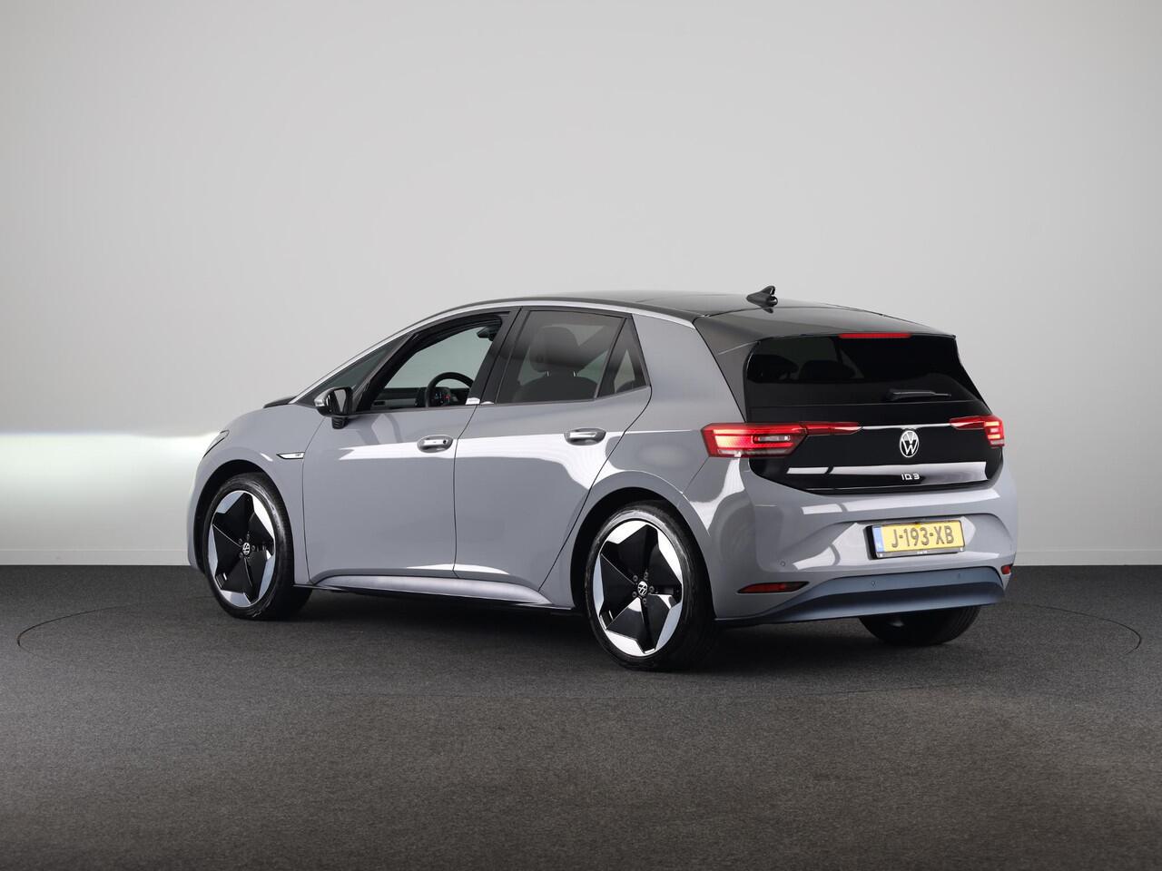 Volkswagen ID.3 First Max 58 kWh 204 PK | Navigatie | Camera | Parkeersensoren | Panoramisch dak | Bestuurderstoel met geheugen |