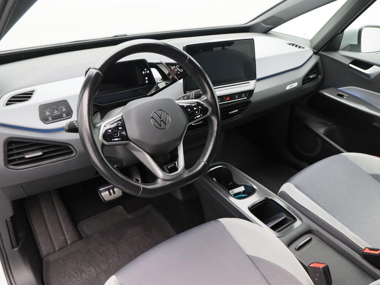 Volkswagen ID.3 First Plus 58 kWh 204 Pk Automaat | Cruise Control | Climate Control | Stoelverwarming | Camera | Carplay | 19 inch | 114.952 Km!!